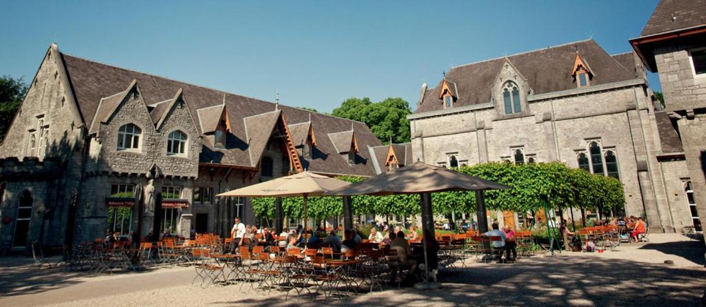 Au Fond Du Jardin Hotel Профондвил Екстериор снимка